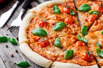 cuire une pizza au four