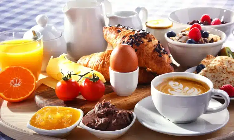 Le petit-déjeuner parfait : que choisir pour bien commencer la journée ?
