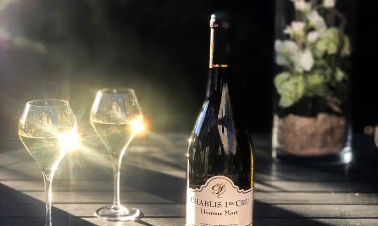 Où est produit le vin blanc Chablis