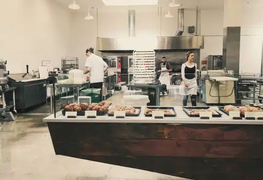 Pourquoi est-il important d'utiliser un pétrin professionnel dans les restaurants ?
