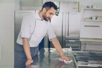 Bacs gastronormes en différents matériaux pour le stockage alimentaire